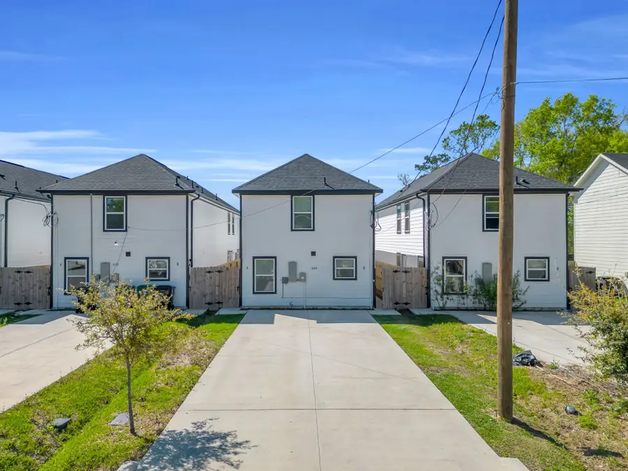 8124 Sterlingshire Street #A and B, Houston, TX 77078 - #3
