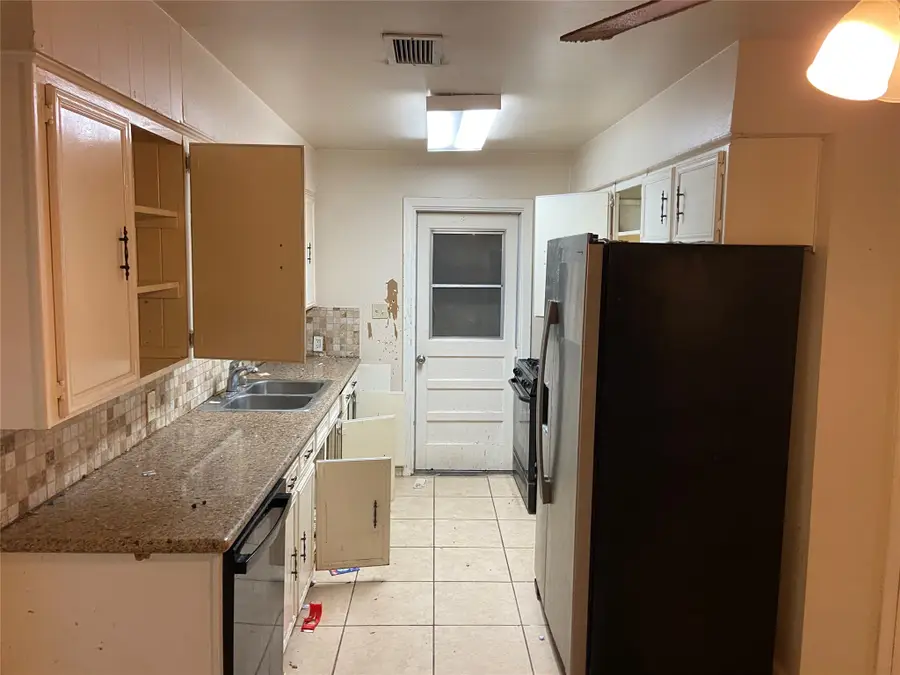 8730 Cowart Street, Houston, TX 77029 - Image #2