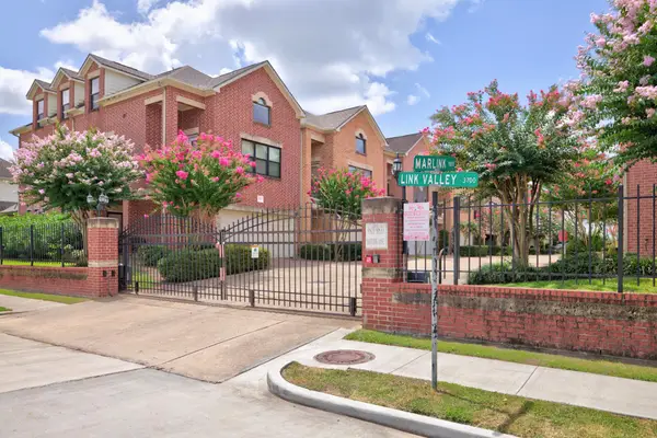 9813 Marlink, Houston, TX 77025
