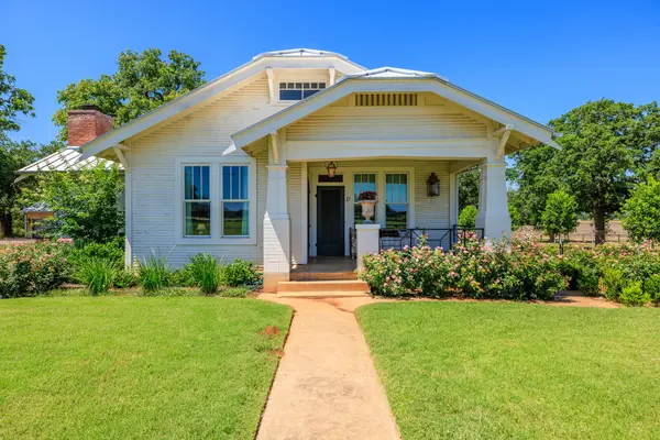 17 Dusty Farm Lane, Fredericksburg, TX 78624