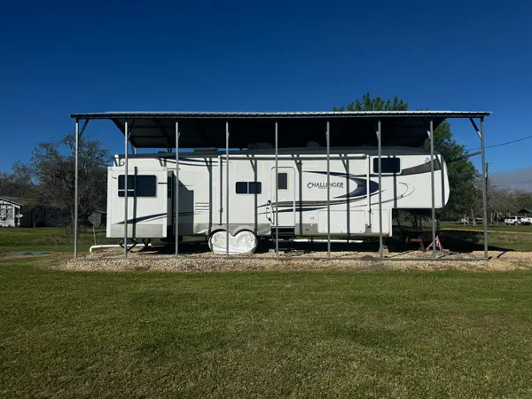 101 Tupelo 1 N, Palacios, TX 77465