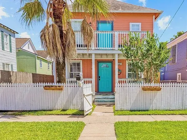 3905 Avenue L, Galveston, TX 77550