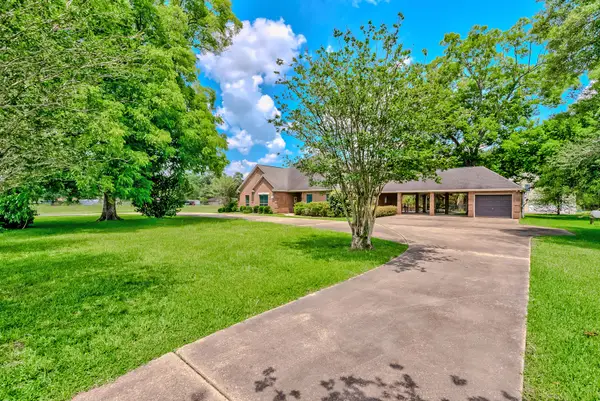 5200 N Main Street, Vidor, TX 77662