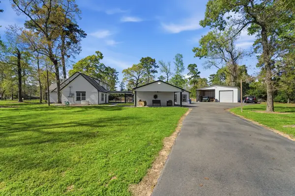 8526 Oakwood Drive, Magnolia, TX 77354