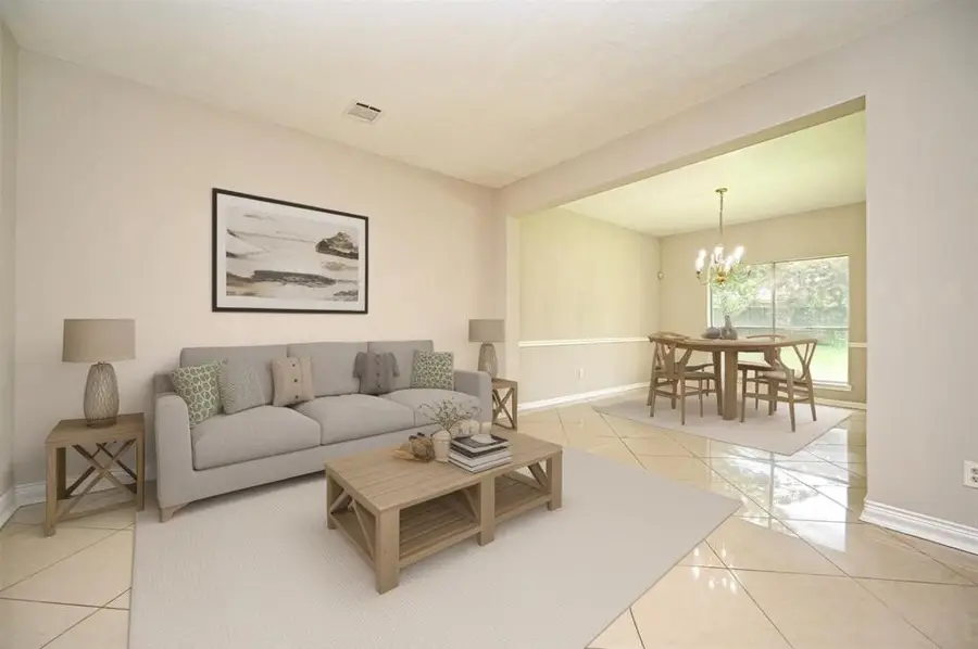 219 Rolling Plains Drive, Sugar Land, TX 77479 - Image #3