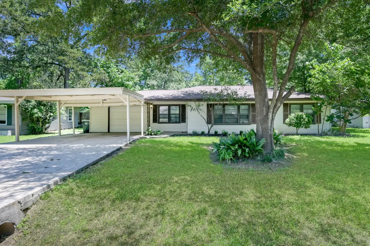 210 Harris Boulevard, Conroe, TX 77301 - #1