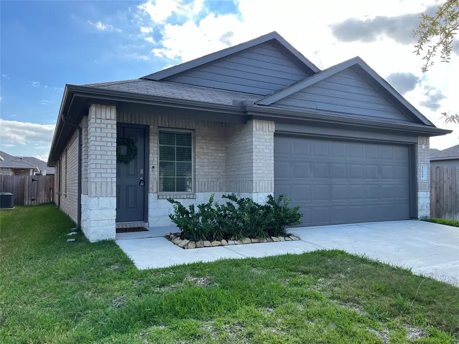 16818 Short Pines Drive, Conroe, TX 77302 - #2