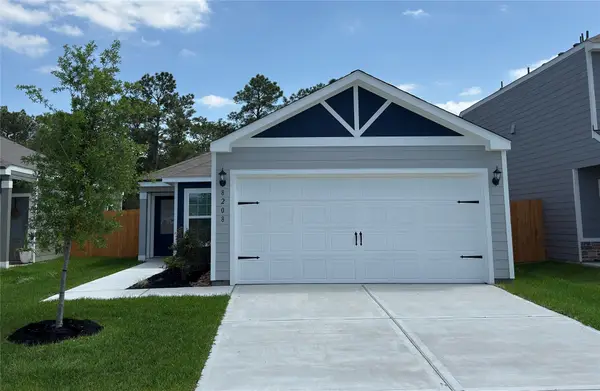 8208 Sunberry Shadow Drive, Houston, TX 77016