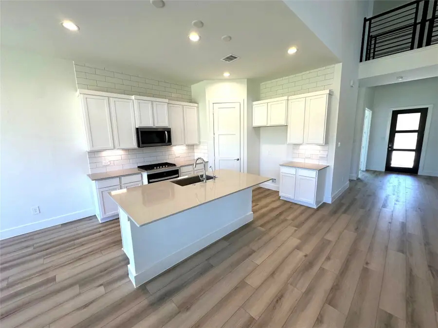 428 Summerset Landing Court, Conroe, TX 77304 - Image #2