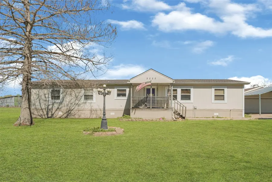 9222 Avenue C, Liverpool, TX 77577 - #2