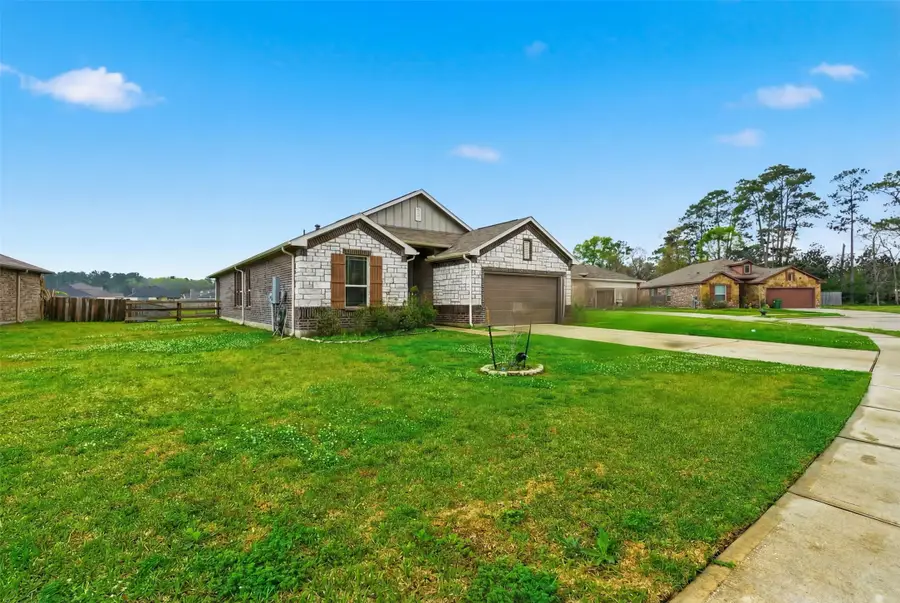 527 Kickapoo Drive, Anahuac, TX 77514 - #2