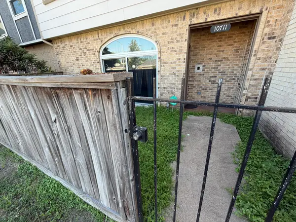 10711 Sandpiper Drive #154, Houston, TX 77096