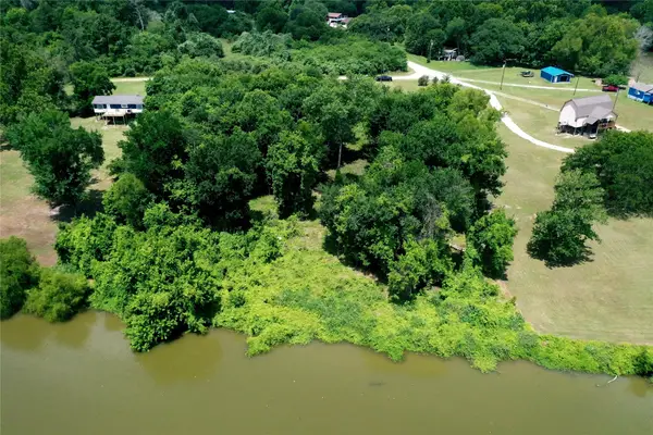 247 Fishermans Trail, Huntsville, TX 77320
