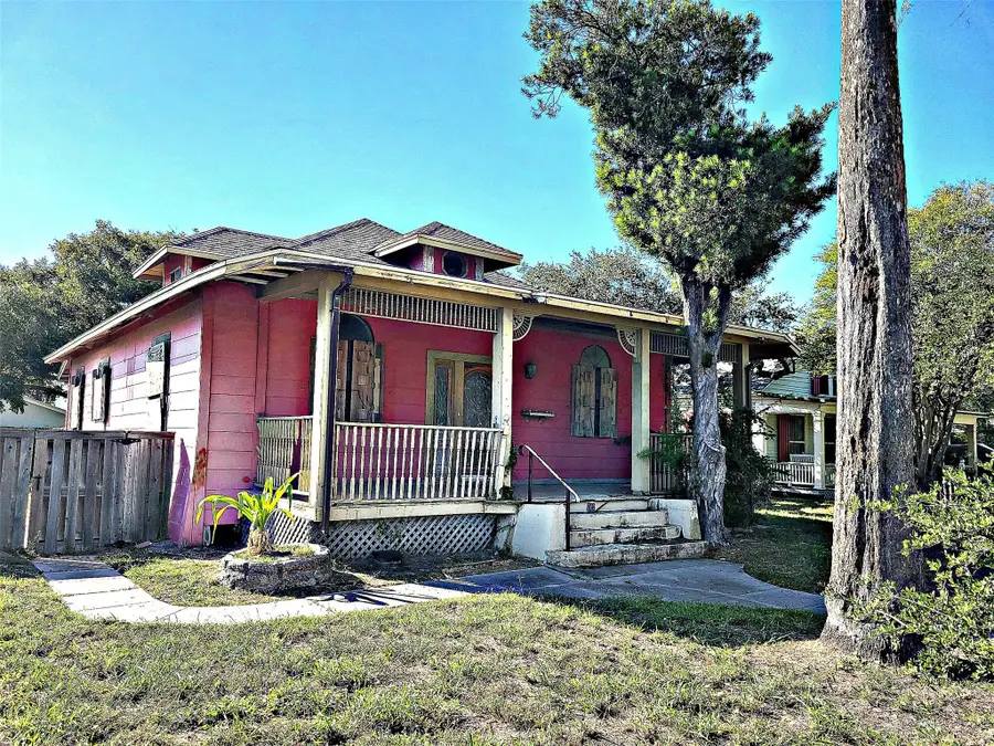 819 N Austin Street, Rockport, TX 78382 - Image #3