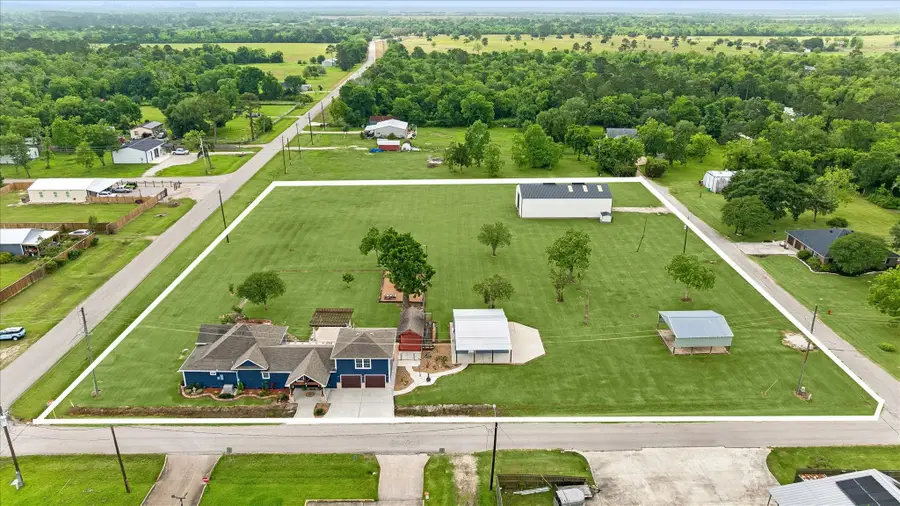 9203 Avenue G, Liverpool, TX 77577 - #2