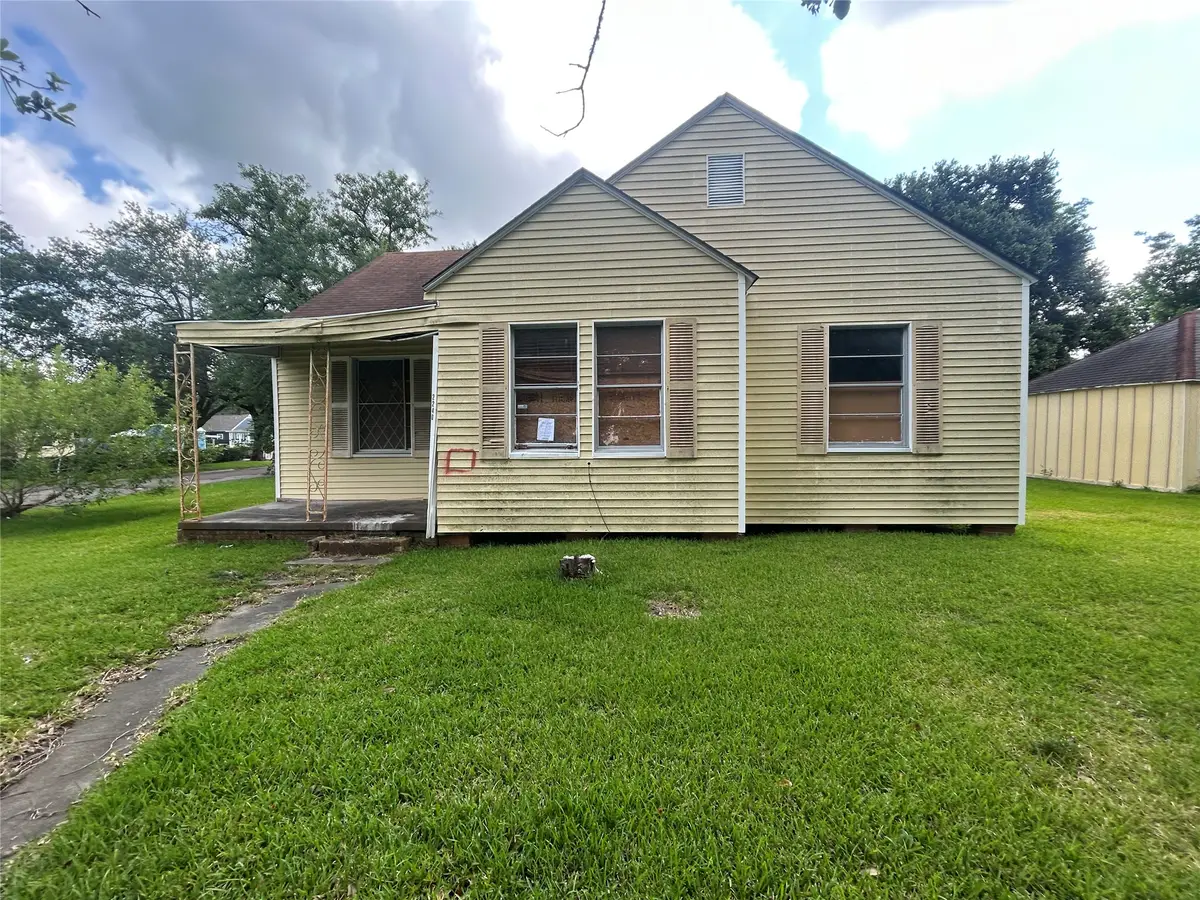 2240 Oaklawn Avenue, Port Arthur, TX 77642 - #1