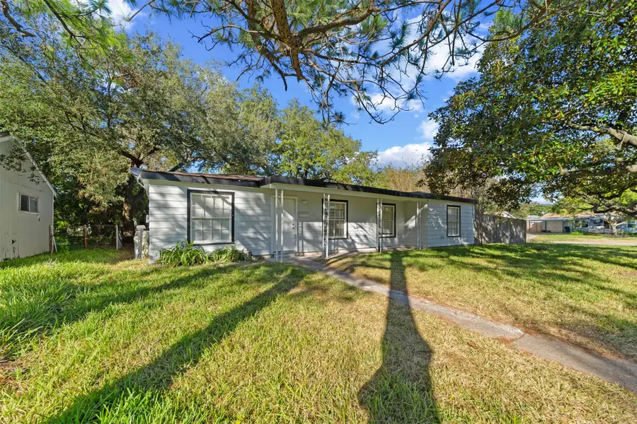 1402 4th Avenue N, Texas City, TX 77590 - Image #3