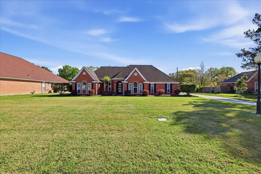 2807 Bear Trail, Orange, TX 77632 - #2