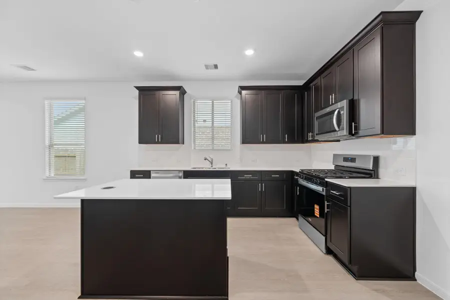 9015 Cedar Crescent Drive, Baytown, TX 77521 - Image #2