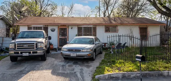 406 Park Plaza, San Antonio, TX 78237