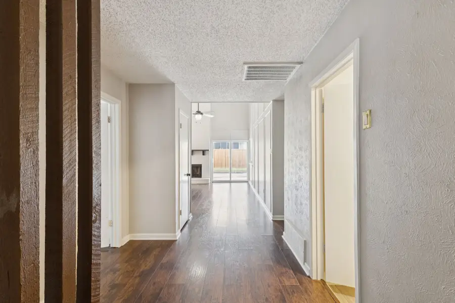 910 Via Valencia, Mesquite, TX 75150 - Image #3