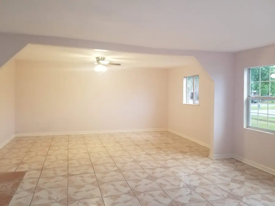 10006 Chesterfield Drive, Houston, TX 77051 - Image #2