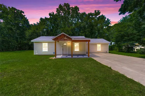 411 Waterfall Drive, Huffman, TX 77336