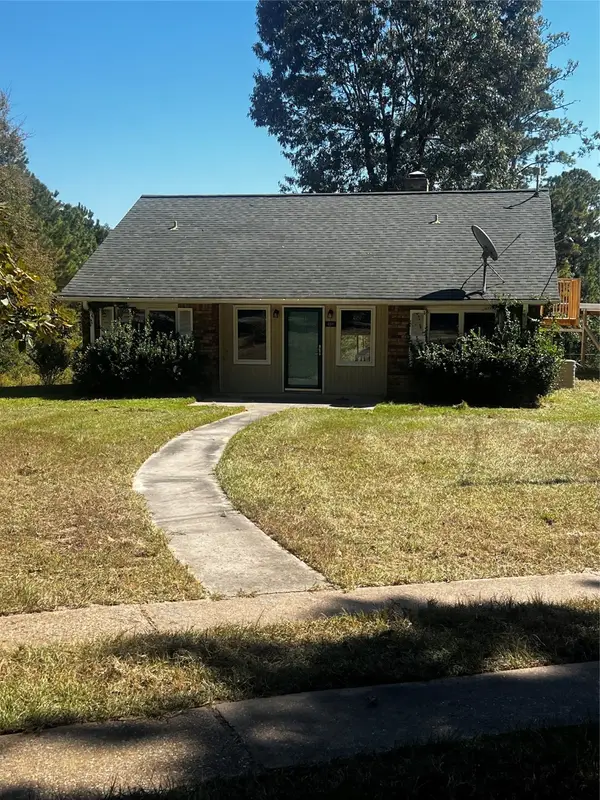 401 Crystal Creek Drive, Livingston, TX 77351