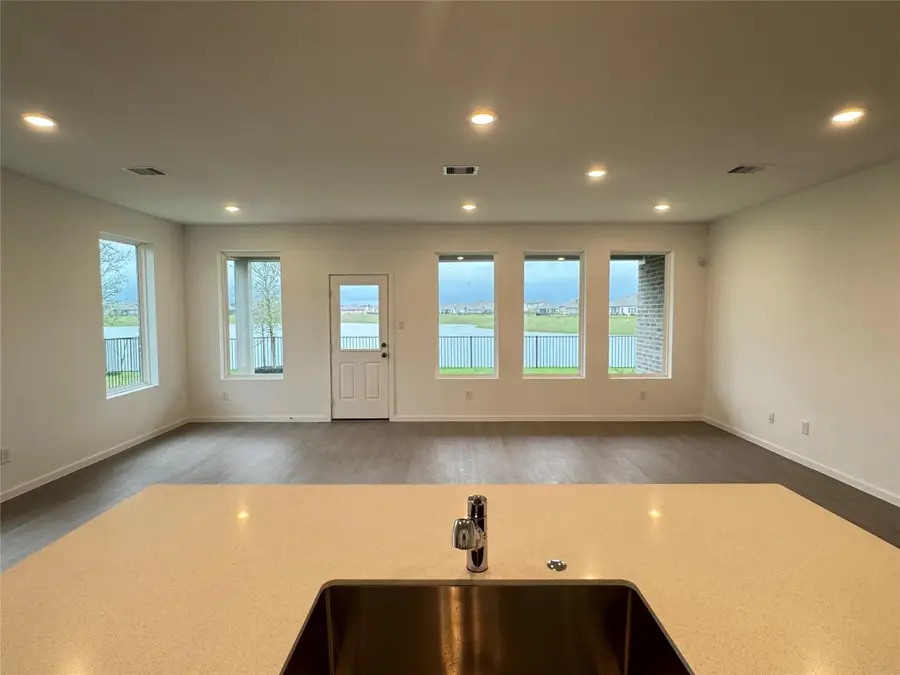 13220 Harbor Point Drive, Texas City, TX 77568 - Image #2