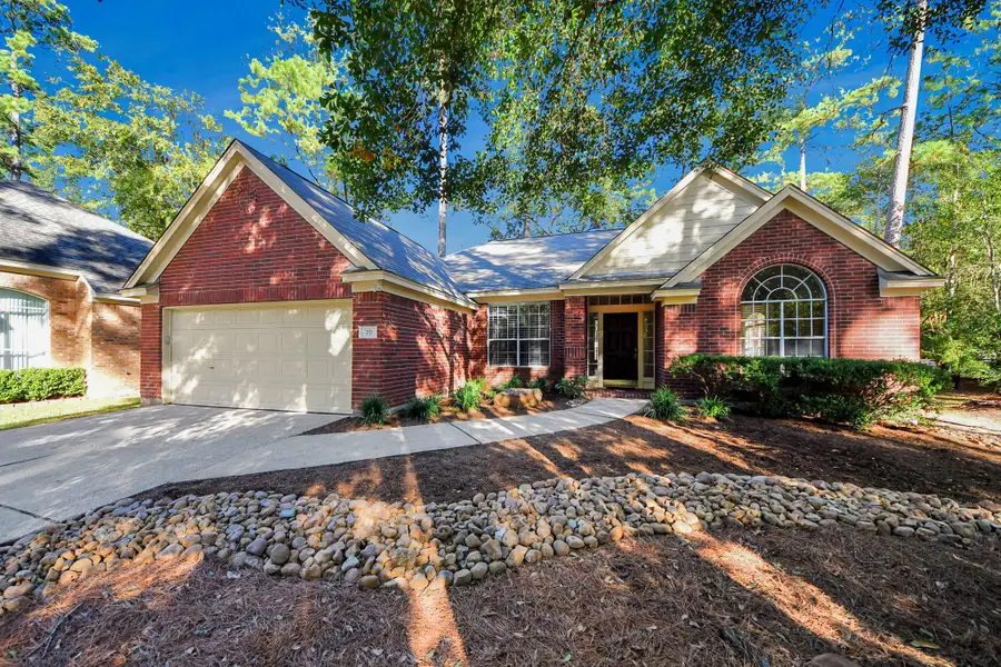 70 N Lace Arbor Drive, The Woodlands, TX 77382 - Image #2