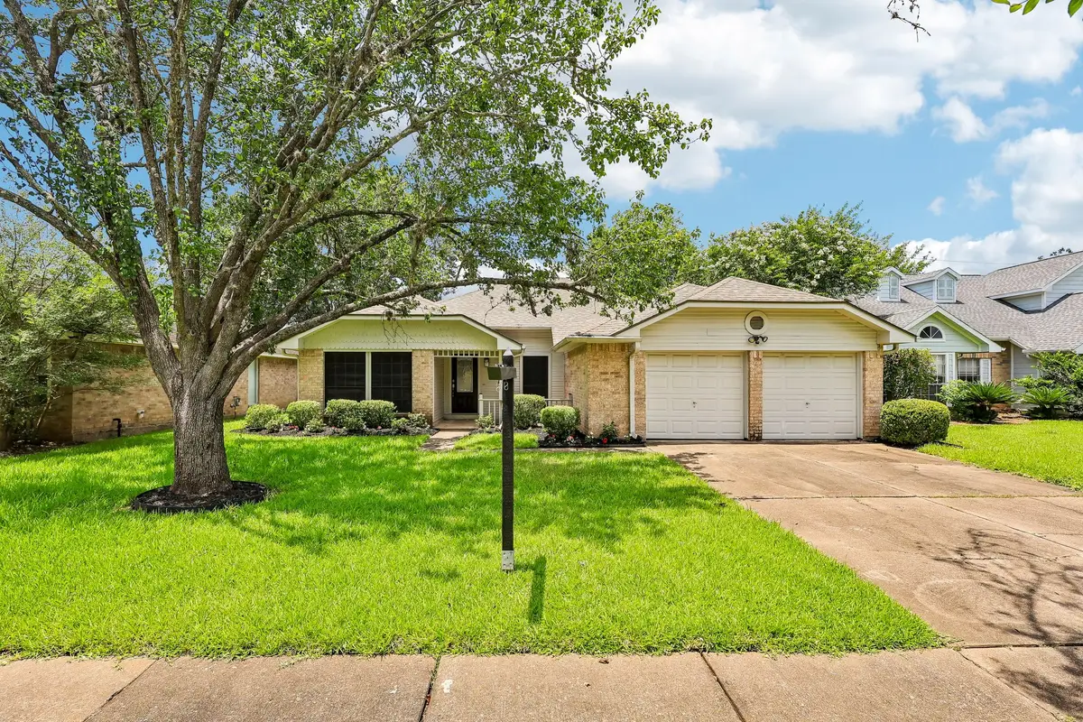 3222 Kempwood Drive, Sugar Land, TX 77479 - #1