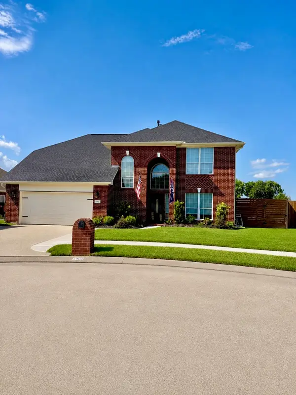105 Kevin Court, La Porte, TX 77571