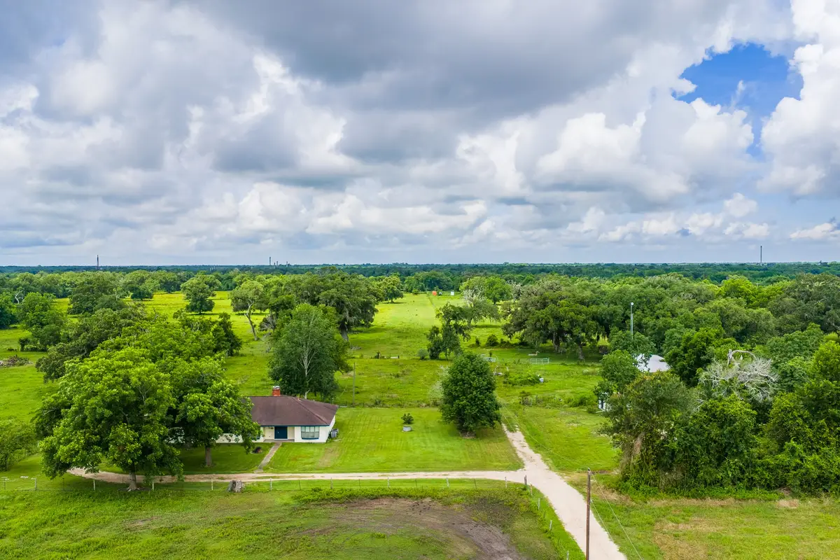 8854 Fm 524 Road, Sweeny, TX 77480 - #1