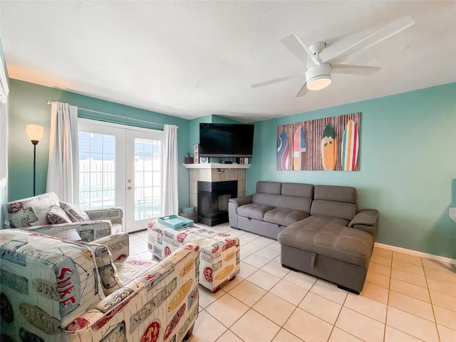 3506 Cove View Boulevard #213, Galveston, TX 77554 - Image #2