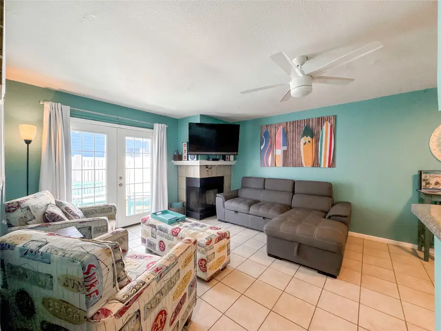 3506 Cove View Boulevard #213, Galveston, TX 77554 - Image #3