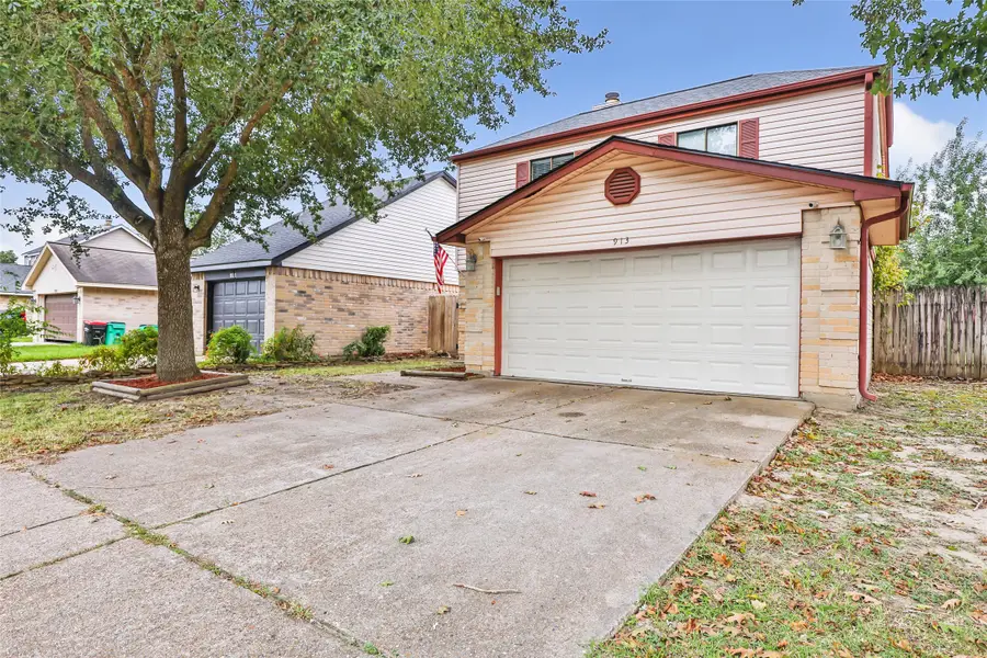 913 Briarcreek Drive, Baytown, TX 77521 - Image #2