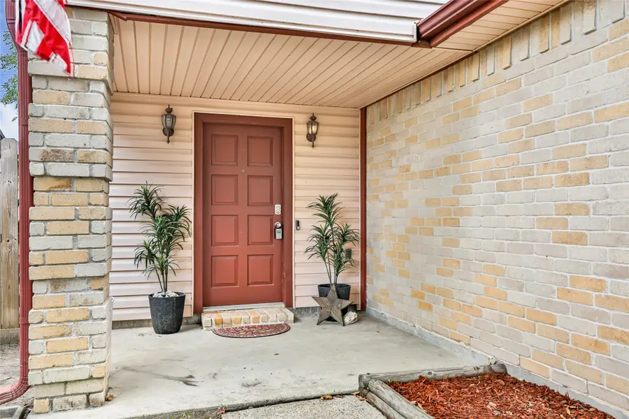 913 Briarcreek Drive, Baytown, TX 77521 - Image #3