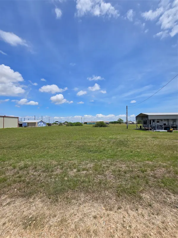 51 Dogfish Drive, Palacios, TX 77465