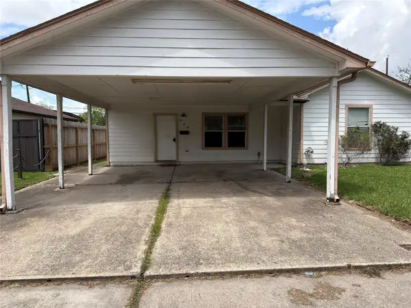 619 Burke Rd, Pasadena, TX 77506