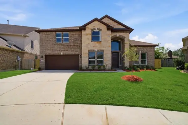 1015 Fairway Drive, La Porte, TX 77571