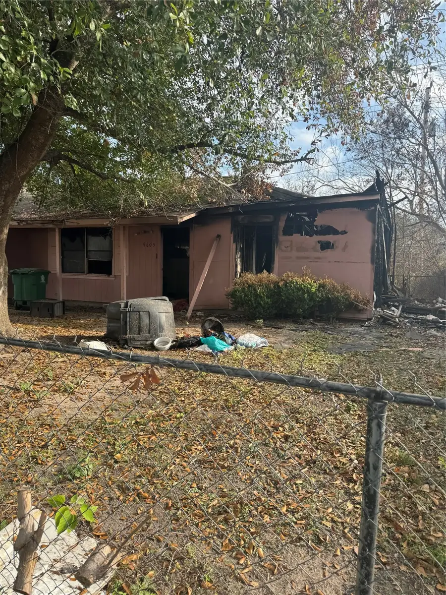 9605 Chesterfield Drive, Houston, TX 77051 - Image #3