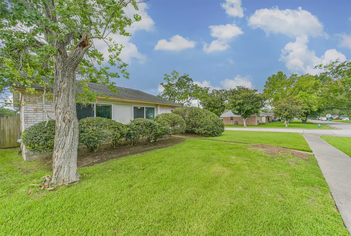 1749 Dolphin Drive, Seabrook, TX 77586 - #1