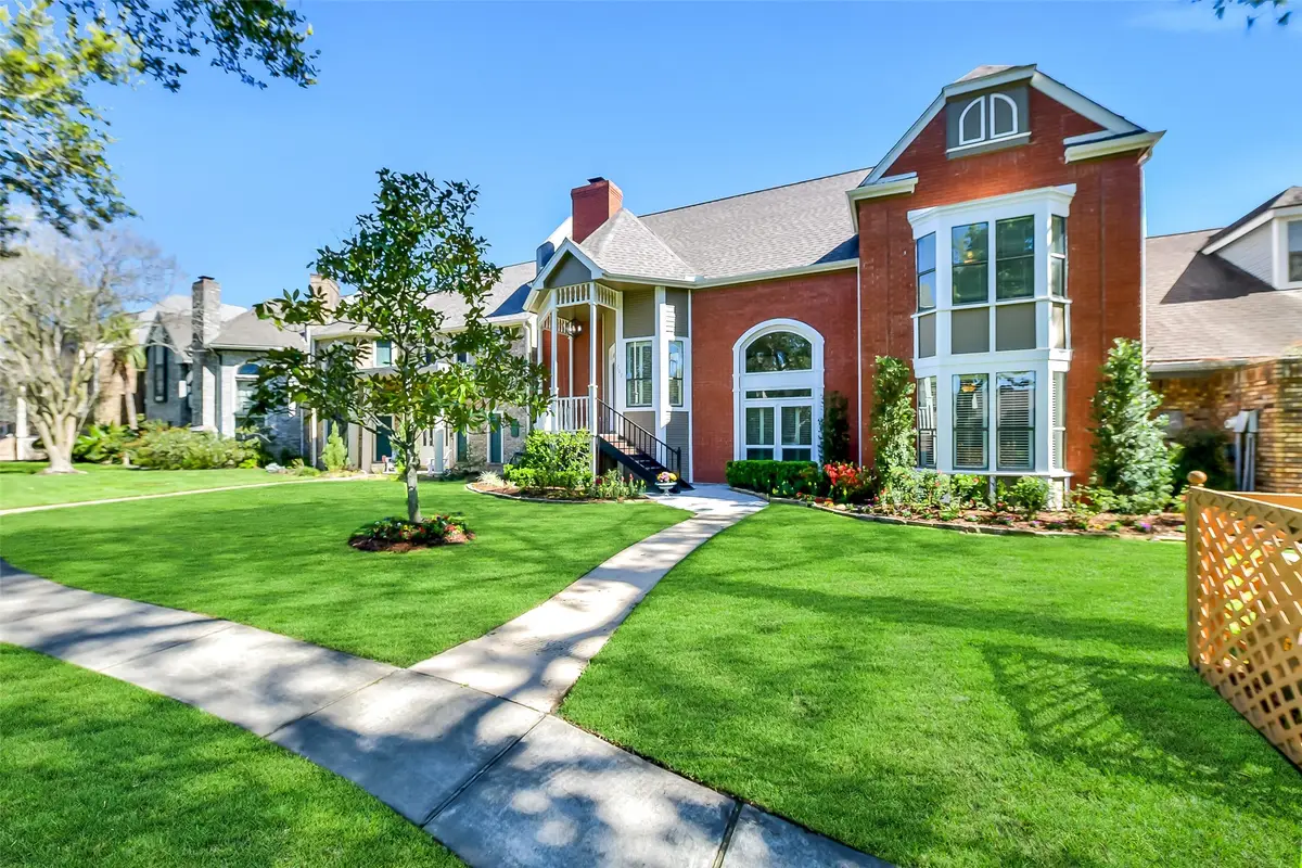 202 Victoria Way, Friendswood, TX 77546 - #1