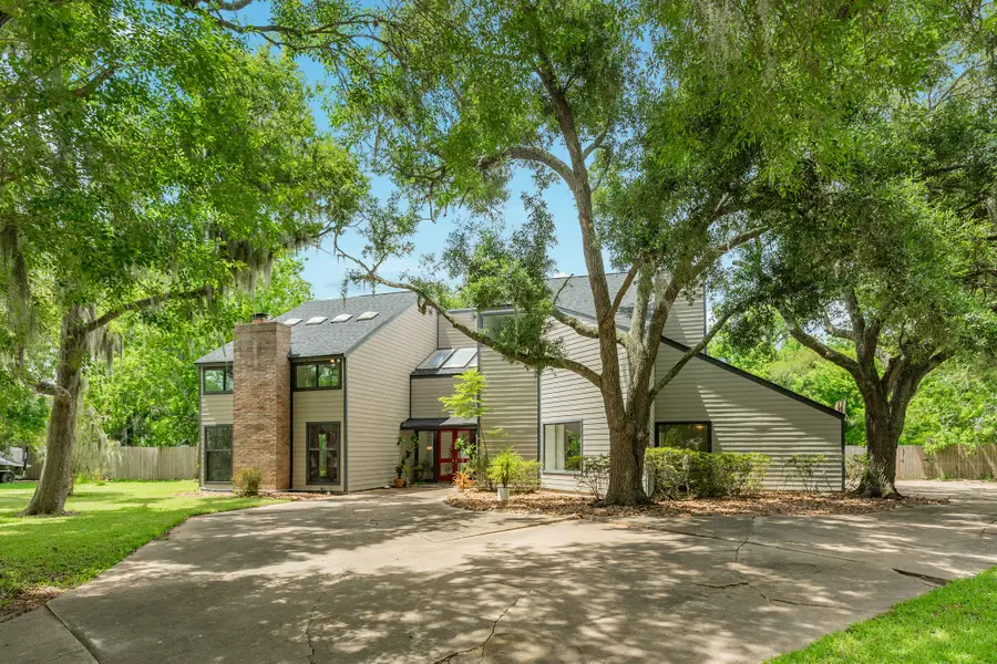 121 Catalpa Street, Lake Jackson, TX 77566 - #2