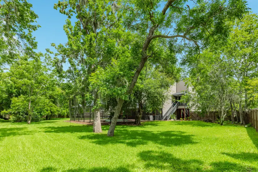 121 Catalpa Street, Lake Jackson, TX 77566 - #3