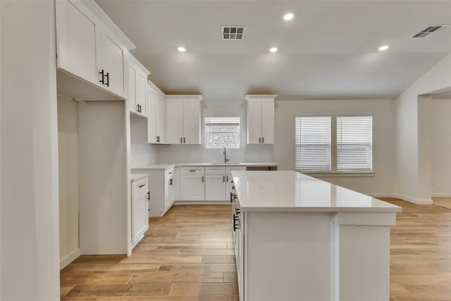 3206 Emerald Hills Drive, Angleton, TX 77515 - #3