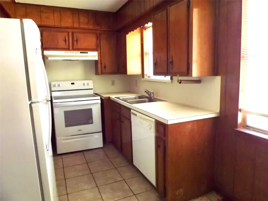 1502 Maple Street, Liberty, TX 77575 - #2