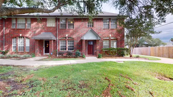 1205 El Camino Drive, Webster, TX 77058