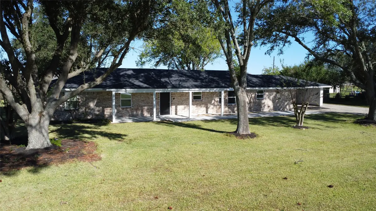 11703 Cherry Point Drive, Monterey Belvieu, TX 77535 - Image #1
