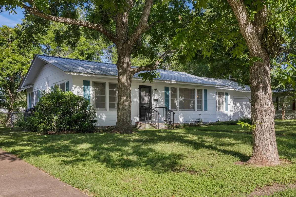 628 S Madison Street, La Grange, TX 78945 - Image #1